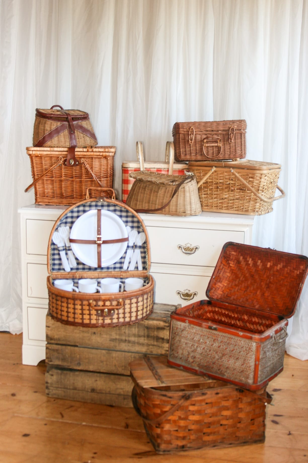 Marvelle 10+ Places To Rent Rustic Card Box in Toronto