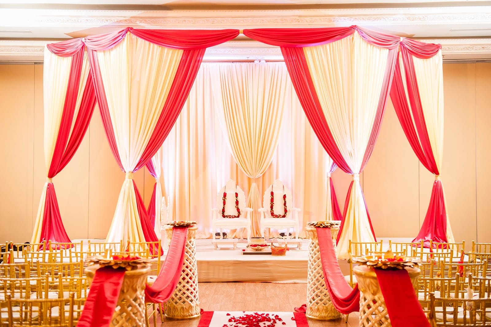 Design Mantraa 10+ Places to Rent White Backdrops in Toronto