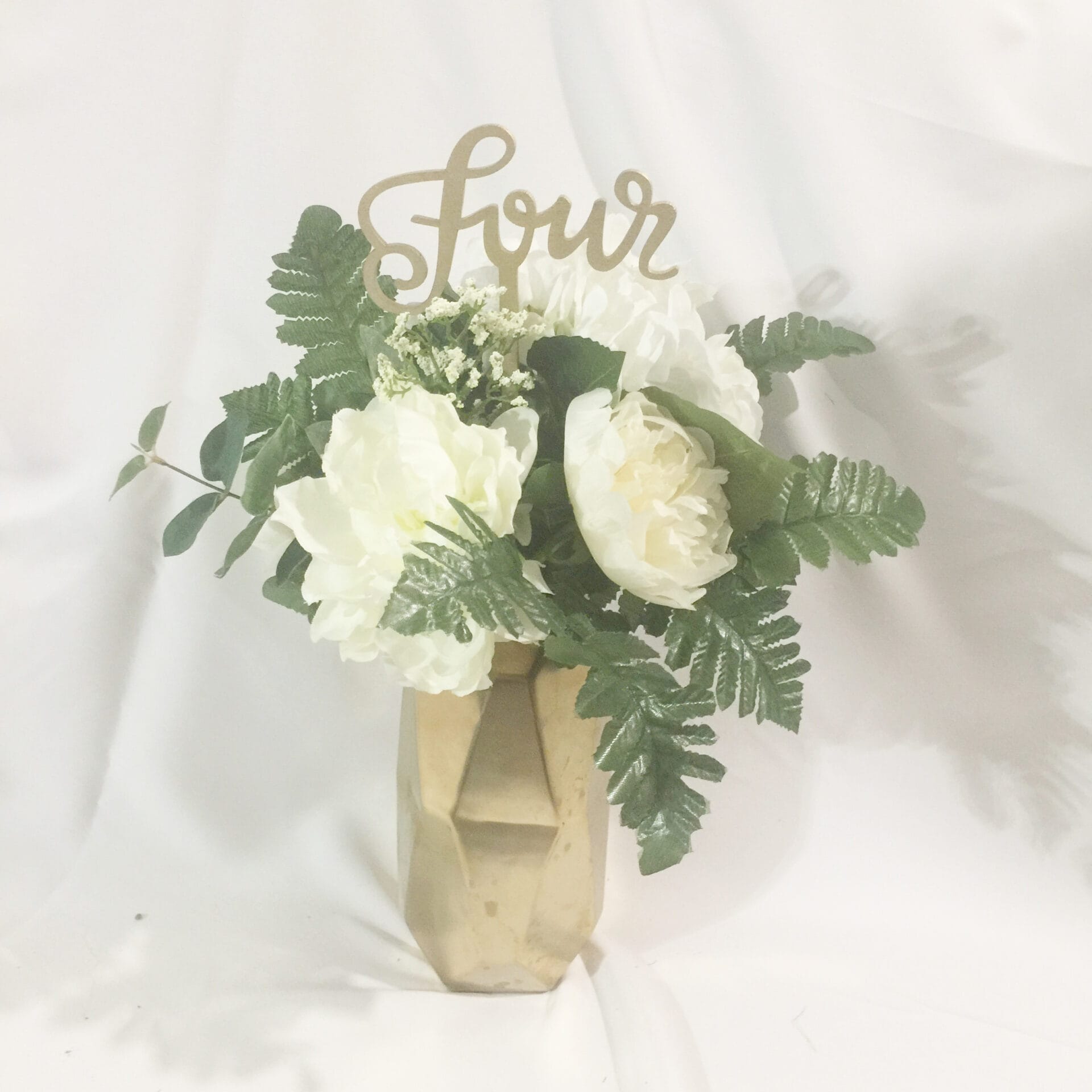 White Gold Silk Centrepiece