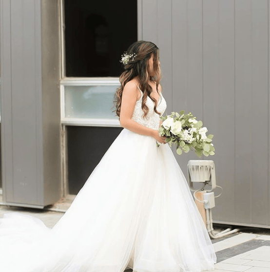 Screen Shot 2019 08 30 at 3.44.33 PM York Mills Gallery: Beautiful Gold and White Dream Wedding