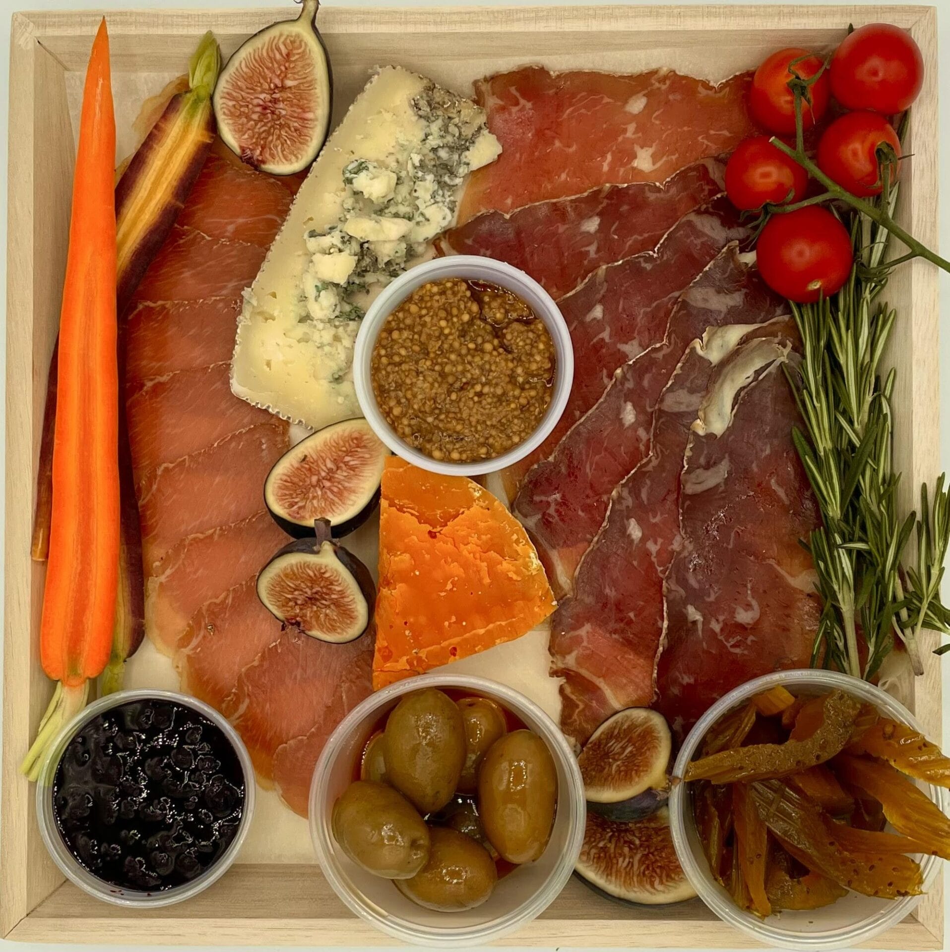 10 Best Mother's Day Charcuterie Boards & Brunch Boxes in Toronto