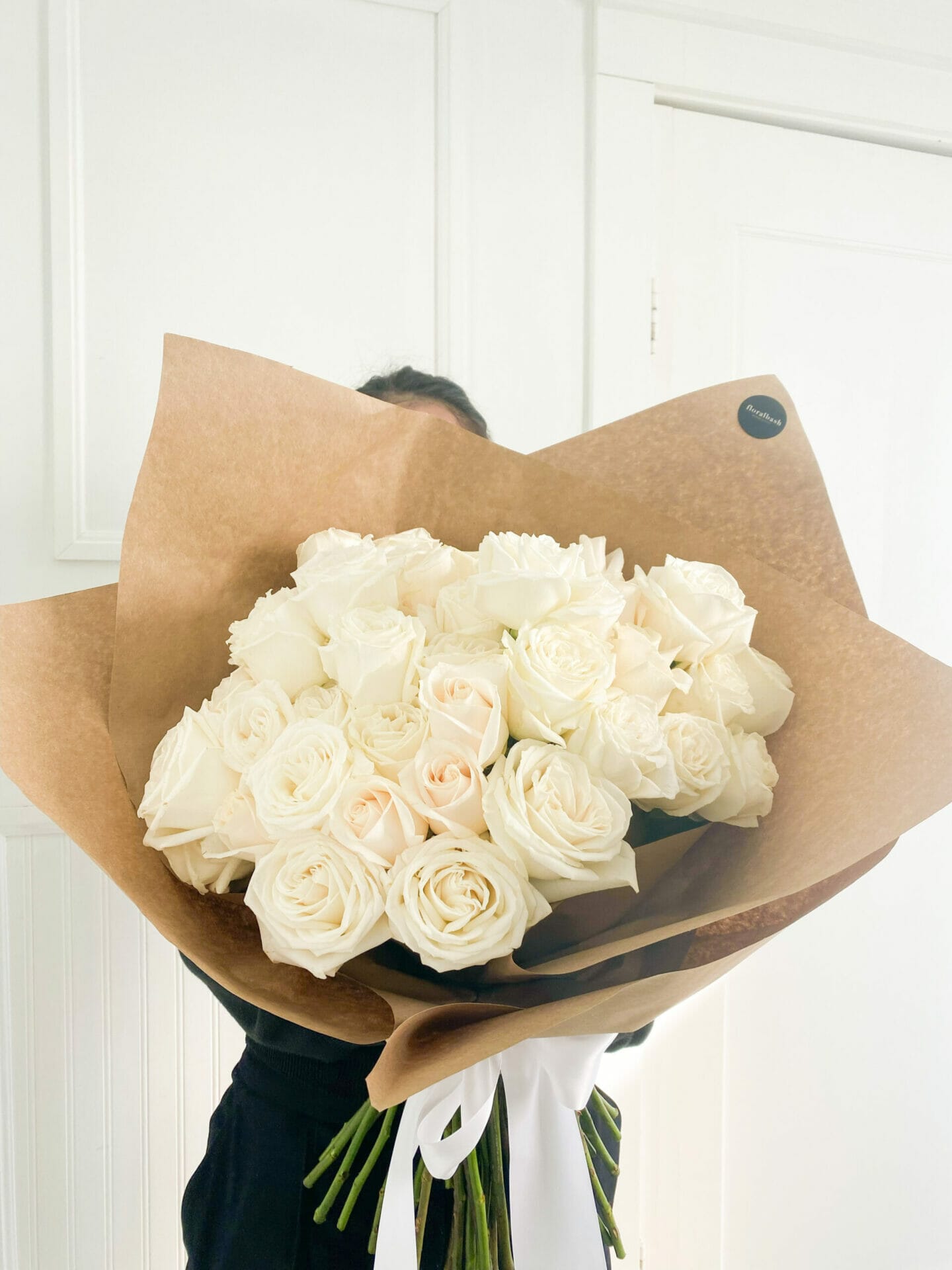 white bouquet lifesize scaled 5 Best Flower Shops for White Roses in Toronto (Ontario)