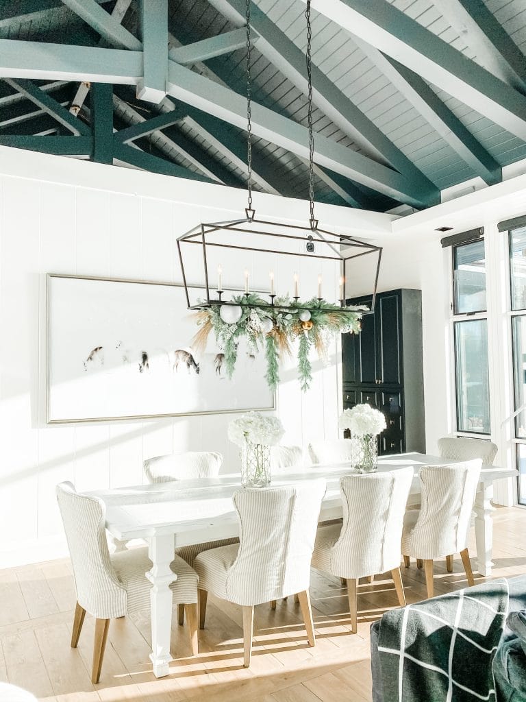 chandelier christmas garland 1 10 Top Places to Rent Christmas Props