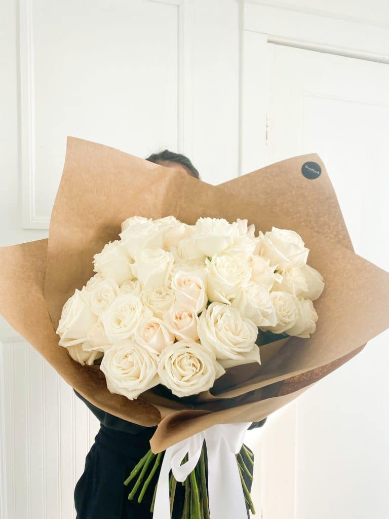 white bouquet toronto