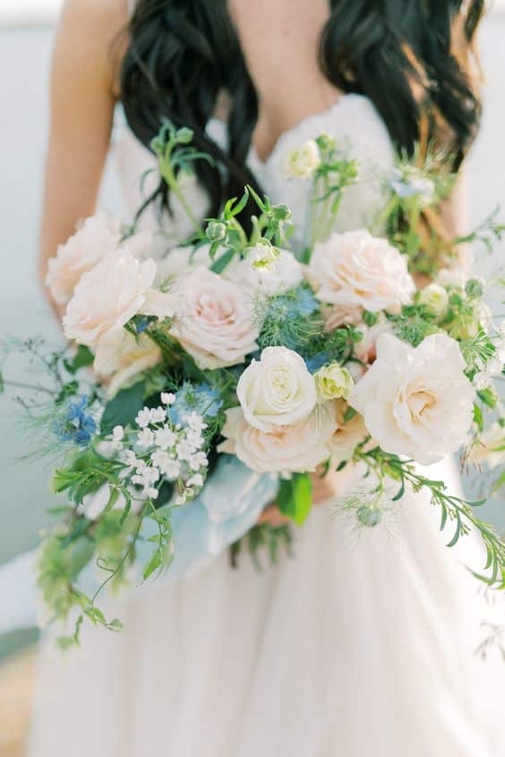 25+ Insanely Gorgeous Spring & Summer Bridal Bouquets