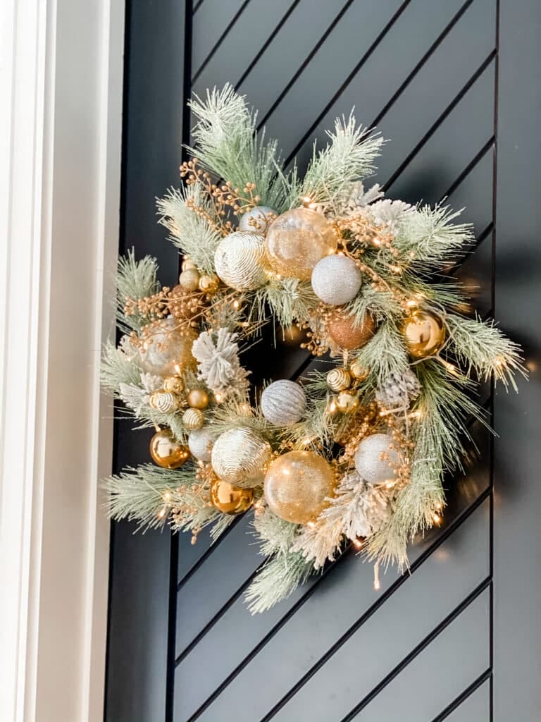 christmas wreath Etobicoke Professional Holiday Decor Services