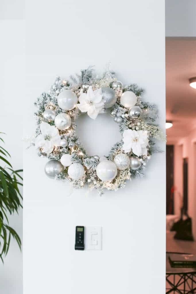 winter wonderland wreath vintagebash Burlington Professional Holiday Decor Services