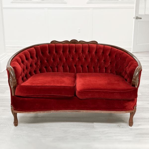 RED LOVESEAT 01 Nia Holiday Love Seat