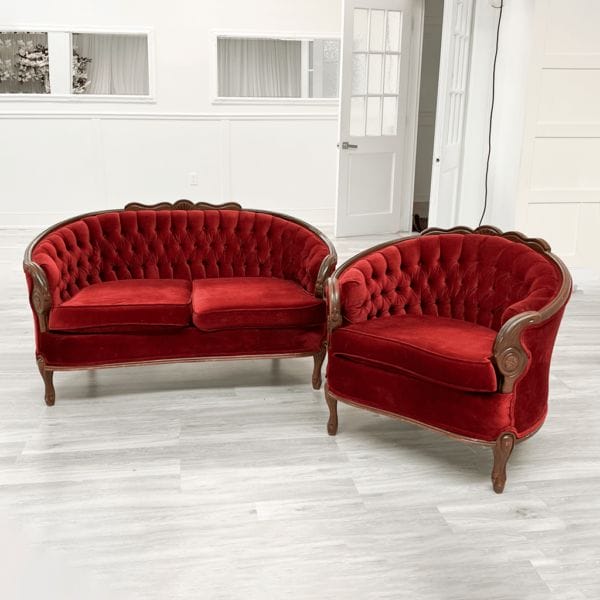 RED LOVESEAT 03 Nia Holiday Love Seat