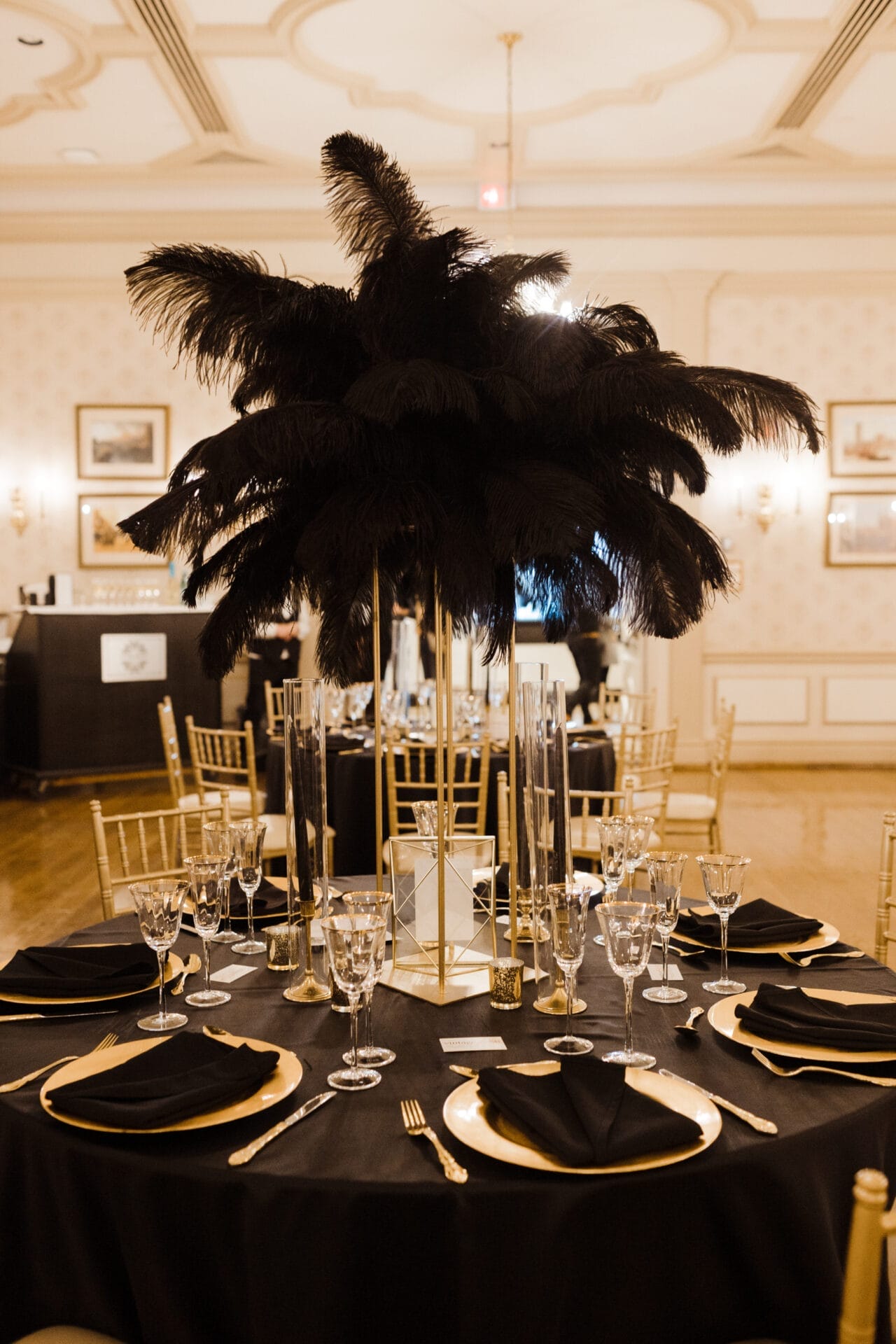 Black ostrich feather best sale centerpieces