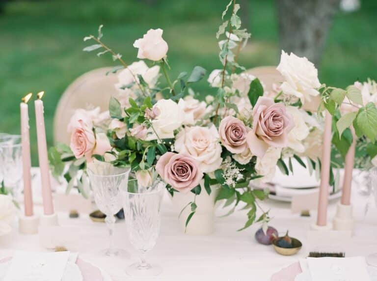 Chic Dreamy Wedding: White, Blush & Light Pink Color Palette