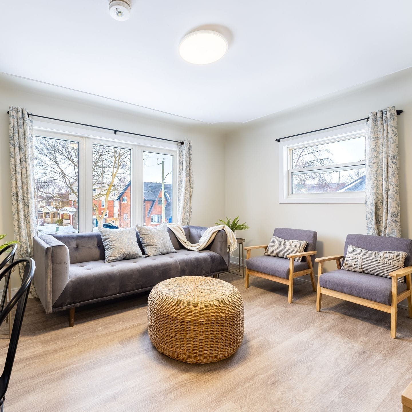 Airbnb Interior Professional Decorating Companies