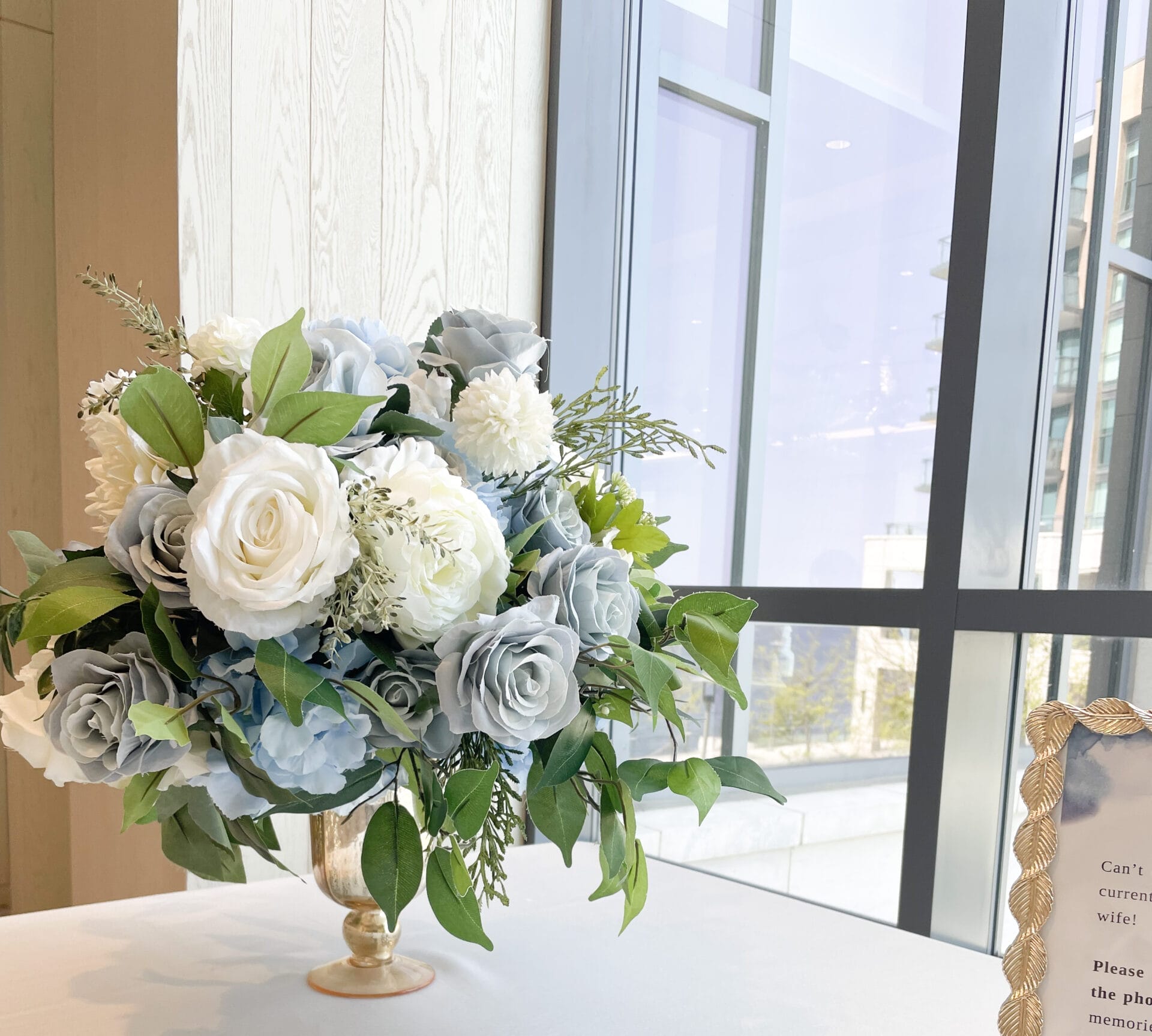 The Pearle Hotel Blue & White Centerpiece 