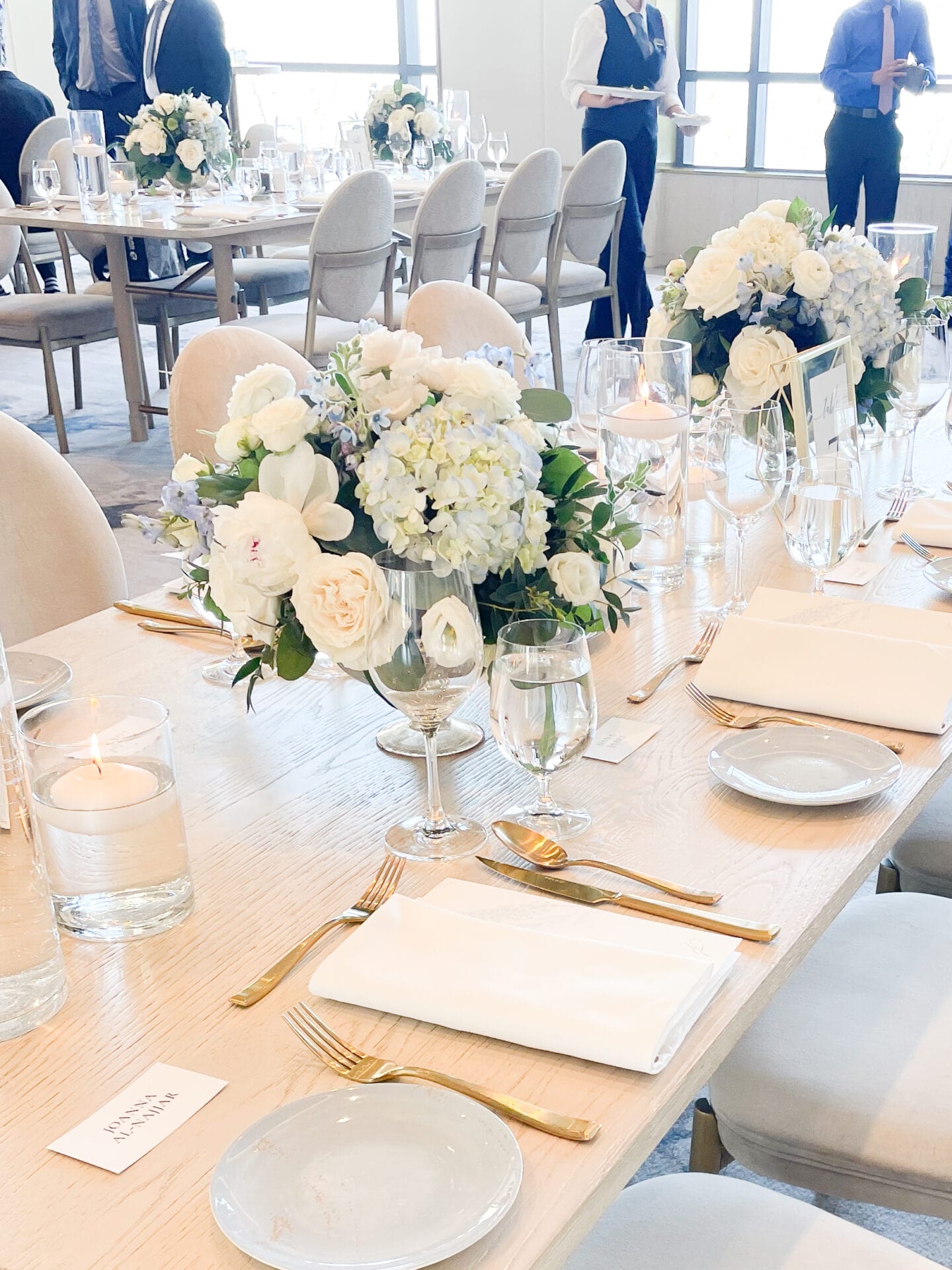 The Pearle Hotel White Centerpiece