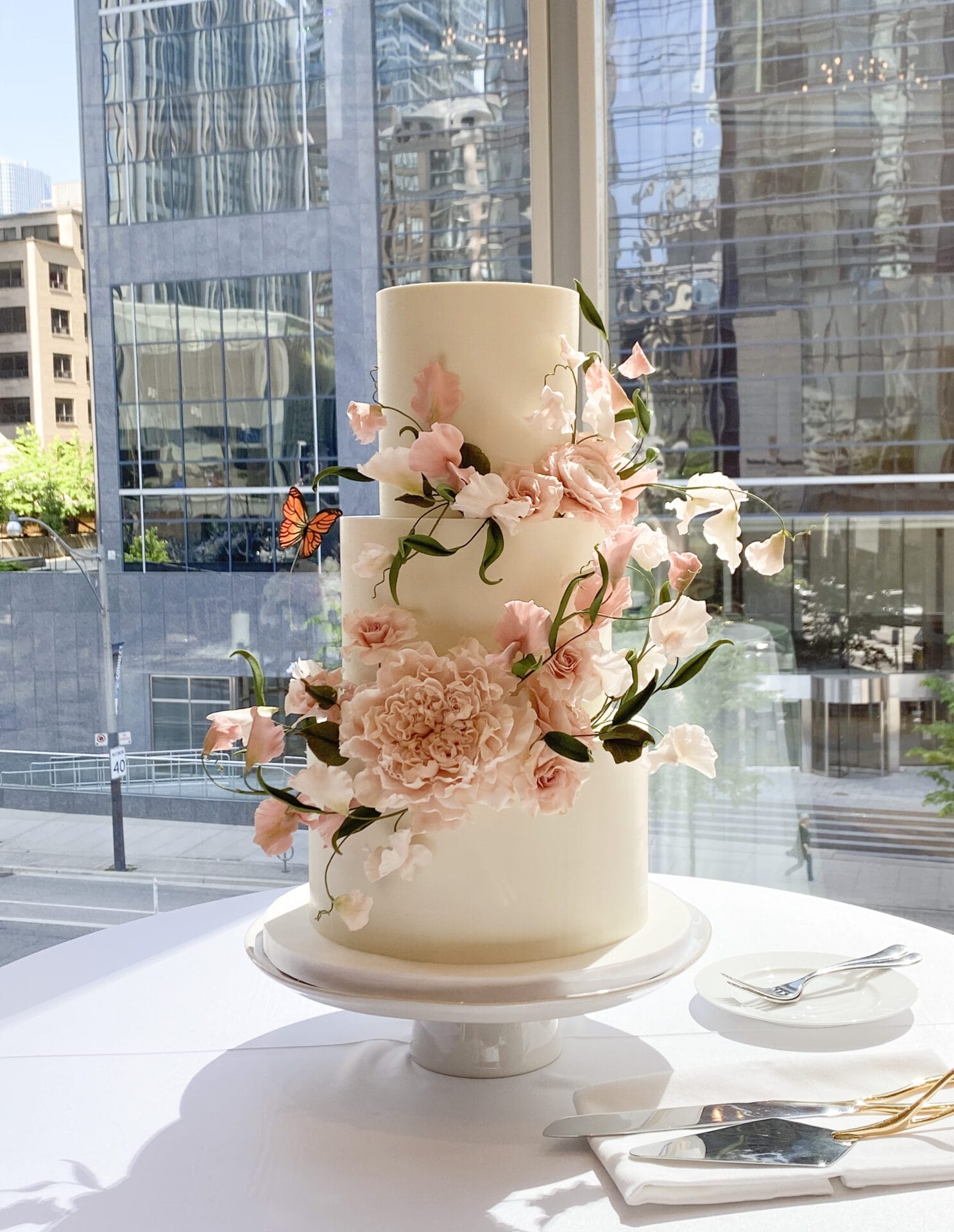 Shangri-La Cake Stands