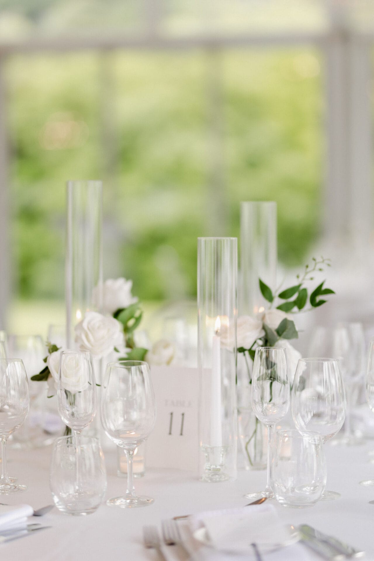 white simple centerpieces