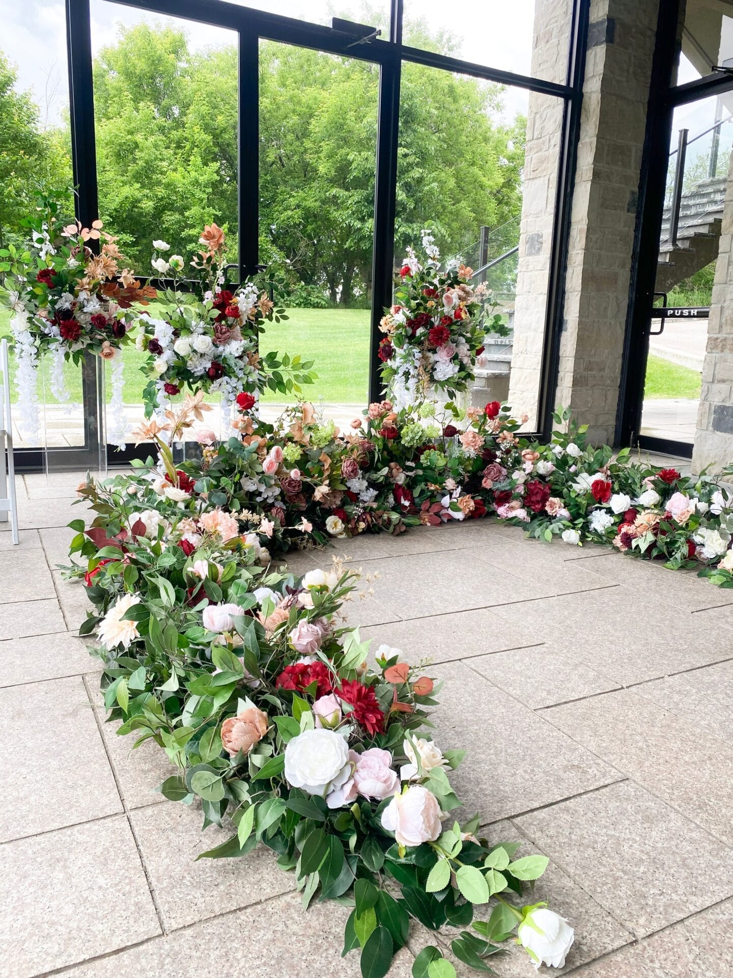 floral arch 