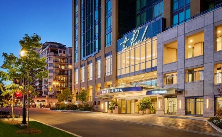 Romantic Summer Wedding at The Pearle Hotel with VintageBASH Florals & Decor