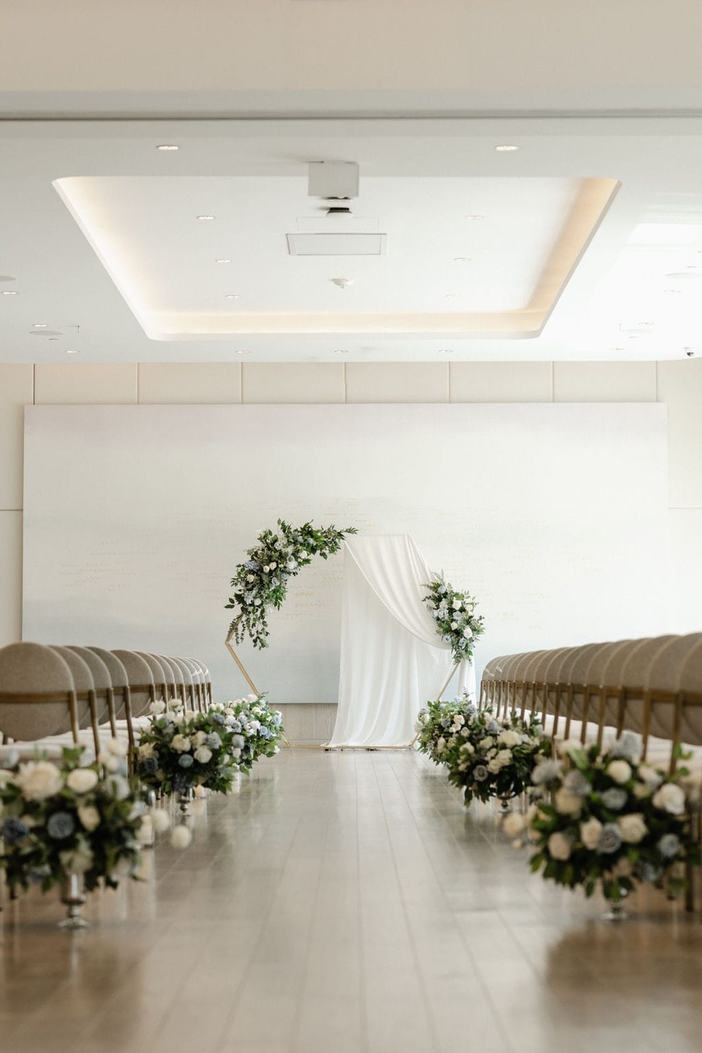 floral arch, backdrop, wedding decoration