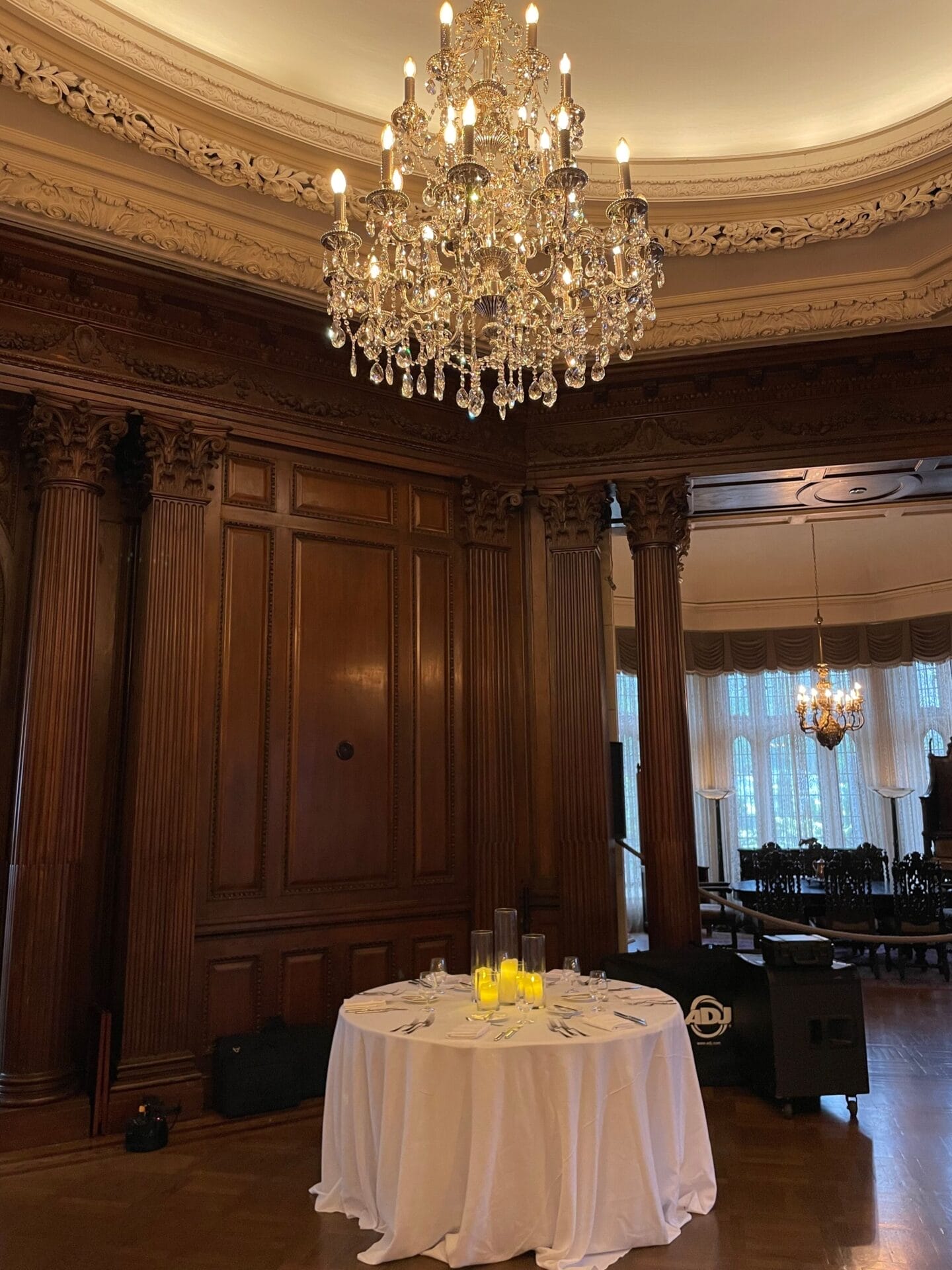Casa Loma, Weddings Casa Loma, the Library, floral decoration, wedding decoration