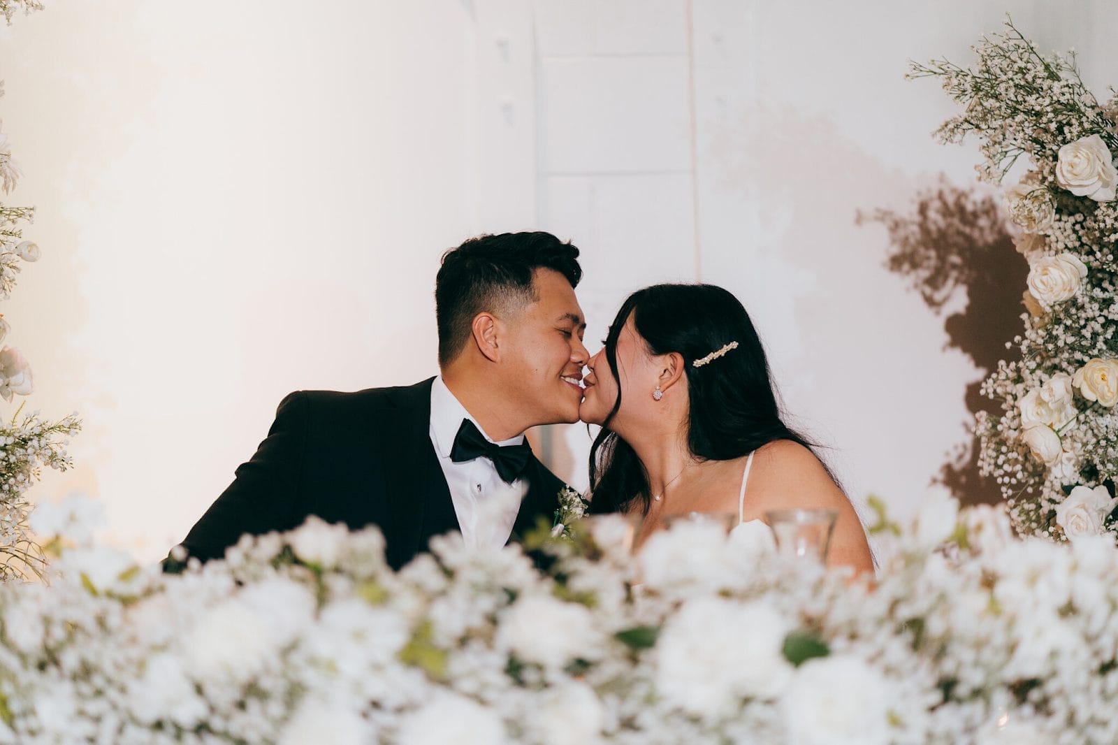 AD 4nXddlcN0KQEvodqbJYCeykOC zIpYTyEOmhSoID2p8WN0D6q3yGLegfZBndH3tWNeGJvDKg5V92qT4Hc York Mills Gallery: Baby’s Breath White Wedding for Krissy & Joe