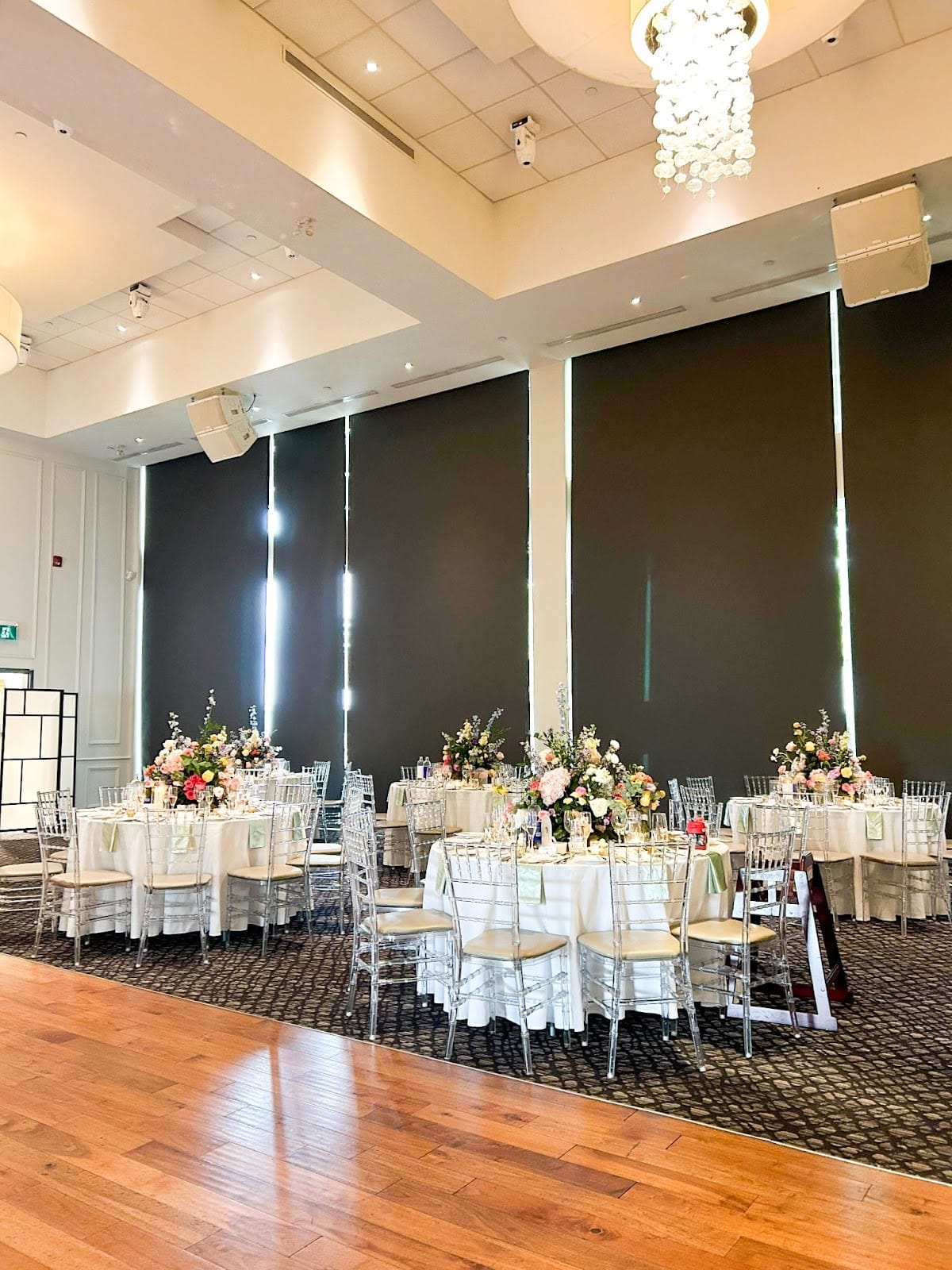 The Guild Inn Estate Wedding Venue Centerpieces Decor Floral Decor