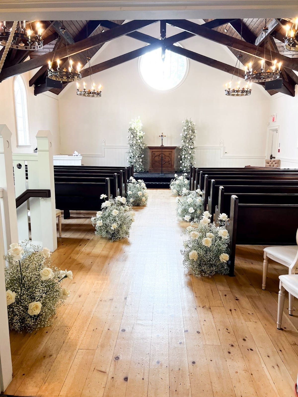 The Doctor's House Wedding Ceremony Decor