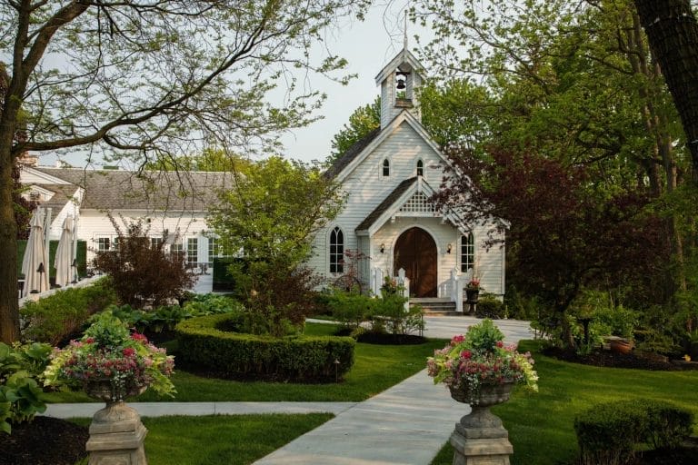 The Doctor’s House: Modern White & Gold Wedding in Kleinburg